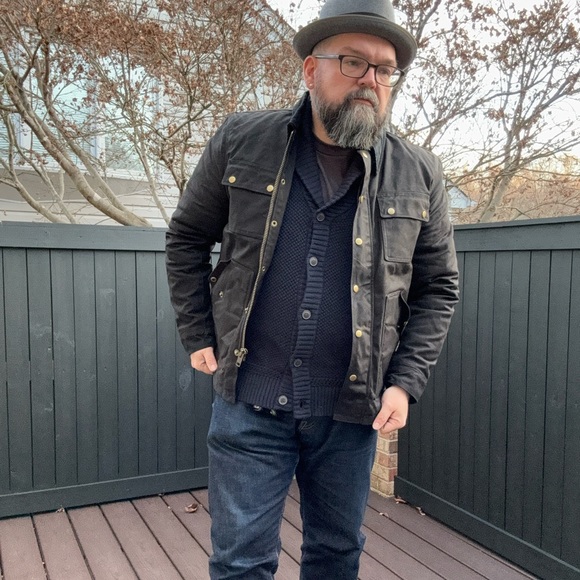 Meet your Posher, Beej - Picture 2 of 16